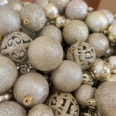 オーナメントボールの画像