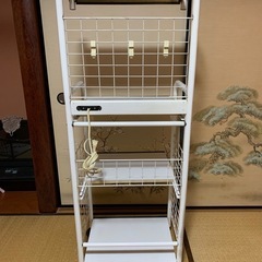 キャスター付４段のレンジ台　スライド式の画像