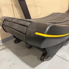 ランニングマシーン（テクノジム）最高峰自走式トレッドミルスキルミルの画像