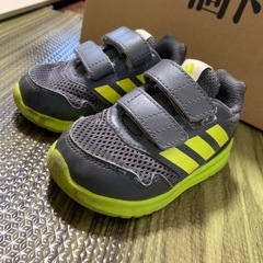 adidas 12.5センチの画像