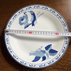 大皿1枚と取皿5枚　　花井幸子の画像