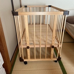 ファルスカ　ベビーベッドの画像