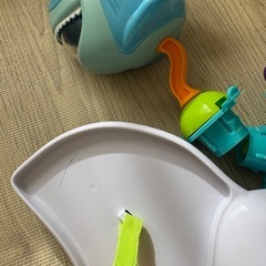 ディズニー　ニモ　ジャンパー　ジャンプ
の画像