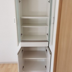 食器棚　の画像