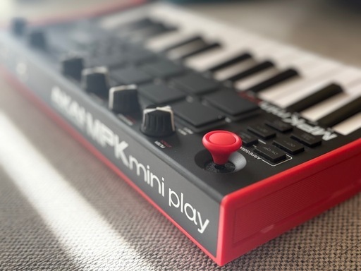 電子楽器 AKAI Professional MPK mini Play MK3