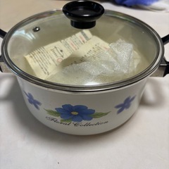 ホーロー両手鍋の画像