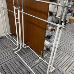 [お引き渡し予定]スチールハンガー6点の画像