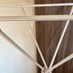 オシャレな白いもの干し竿の画像