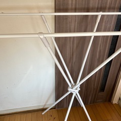 オシャレな白いもの干し竿の画像