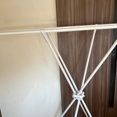 オシャレな白いもの干し竿の画像