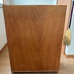 書類入れ棚の画像