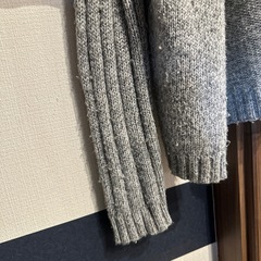 襟（えり）の取り外し可能なニットジャケットの画像