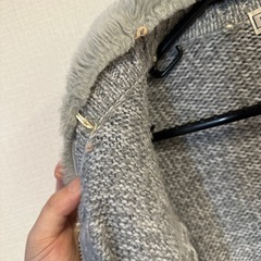 襟（えり）の取り外し可能なニットジャケットの画像