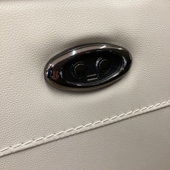 【ジモティー割引で最大15％OFF⭐️】ニト電動ソファー ホワイトの画像