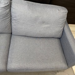 グレー３人掛けソファーの画像
