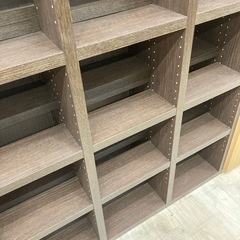 ブラウンの本棚のご紹介です！の画像