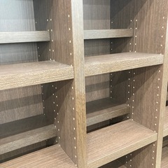 ブラウンの本棚のご紹介です！の画像