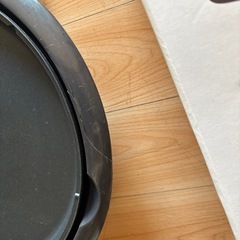 ホットプレート　ホットプレート 鍋 兼用 一人 油落ち 一人用 2人用 焼肉 焼肉プレート 深型 グリル プレート 電気プレート 焼き肉 一人暮らし 家族 おしゃれ スリム コンパクト　山善　ヤマゼン　1300W  フッ素加工プレート　電気ホットプレート 一人焼肉 おしゃれ　田川市　福岡　筑豊  まわりのプラスチック部に一ヶ所ひび割れがあります。 使用には問題ありません。の画像