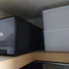 衣装ケース多数の画像