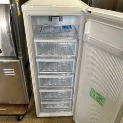 6844【美品】2023年製三菱冷凍庫 144L MF-U14H-Wの画像
