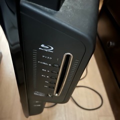 Blu-ray付き32型テレビの画像