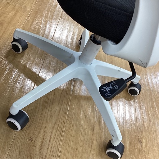 【軽トラ貸し出し無料！】HBADA オフィスチェアー入荷しました！