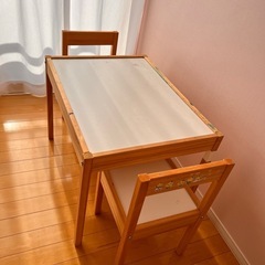 IKEA キッズデスク&チェア2つ　机　椅子の画像