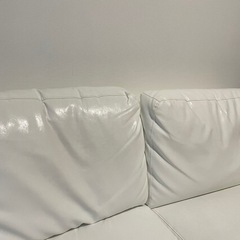 ソファー　レザー　ホワイト　２〜３人掛けの画像