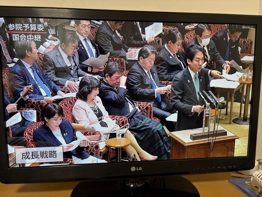 LG  32型　液晶テレビ　※ハル様優先