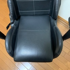 ゲーミングチェアの画像