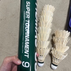 本物の羽のシャトル。新品THOMAS CUP SUPER TOURNAMENT 6の画像