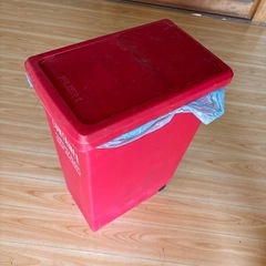 ゴミ箱　ダストボックス　ゴミ箱 分別 資源ごみ箱 横型 ダストボックス スリム 台所 キッチン おしゃれ 大容量 ワンプッシュ  ごみ分別　コロ付き　福岡　田川市　筑豊　ゴミ箱 ふた付き ホルダー ゴミ袋  サイズ 縦23センチ 横36センチ 高さ53センチ  の画像