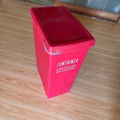 ゴミ箱　ダストボックス　ゴミ箱 分別 資源ごみ箱 横型 ダストボックス スリム 台所 キッチン おしゃれ 大容量 ワンプッシュ  ごみ分別　コロ付き　福岡　田川市　筑豊　ゴミ箱 ふた付き ホルダー ゴミ袋  サイズ 縦23センチ 横36センチ 高さ53センチ  の画像