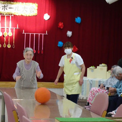 介護スタッフ／平日のみ！短時間OK！未経験OK！家庭との両立が叶う！の画像