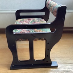 思いやり座椅子　高座椅子　いたわり座椅子　花柄　木製の画像