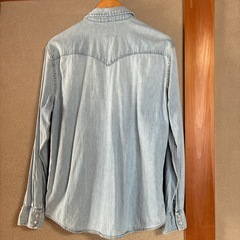 リーバイス メンズシャツＭサイズの画像