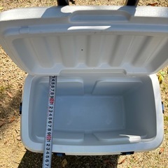 コロ付きクーラーボックスの画像