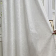 新品レースカーテンの画像