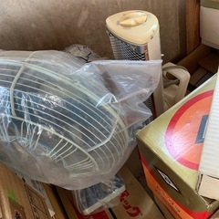 500円で取り放題　食器大量、扇風機、ヒーターなど　早い者勝ちの画像