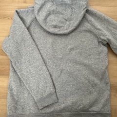 【美品✨】アンダーアーマー　パーカーの画像