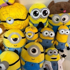 ミニオンズ　10万円以上　ぬいぐるみ　フィギュア　他グッズ大量セット　おもちゃの画像
