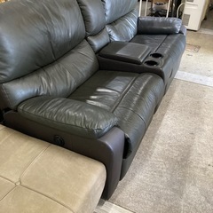 本革電動リクライニングソファーの画像