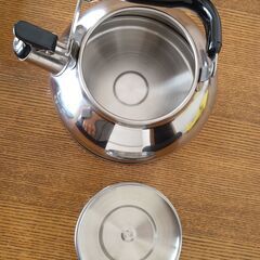 （お取引中）ルミナスプラス圧力鍋（取説あり）＋笛吹きケトル【ステンレス、ＩＨ対応】の画像