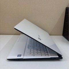 522 美品✨NEC 薄型　ノートPC SSD500GB Windows11  office付き　の画像