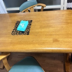 椅子と机セットの画像