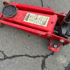 ガレージジャッキ　油圧ジャッキ　タイヤ交換、整備などに の画像