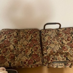 折りたたみベッドの画像