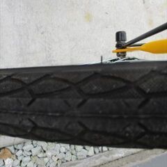 E689★19800円★　折りたたみ中古自転車【HUMMER　イエロー　20インチ　ノーパンクタイヤ 】の画像