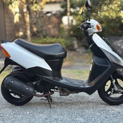 ご自宅配送可‼️出だしから速い2サイクルエンジン‼️サイドスタンド・センタースタンド両方完備‼️前カゴ付き‼️の画像