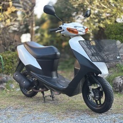 ご自宅配送可‼️出だしから速い2サイクルエンジン‼️サイドスタンド・センタースタンド両方完備‼️前カゴ付き‼️の画像